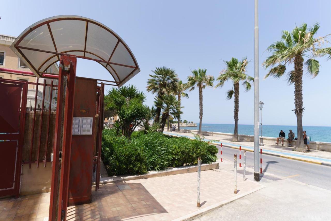 Abissi Room One Step From The Sea Trani Εξωτερικό φωτογραφία